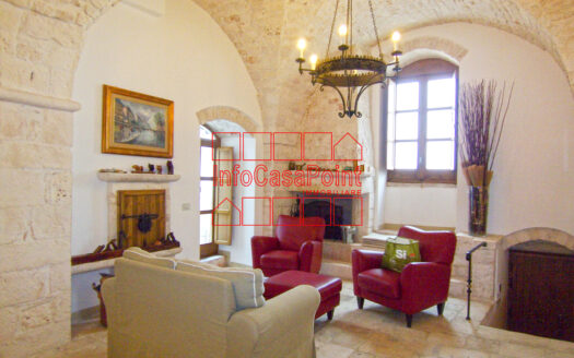 Casa antica indipendente