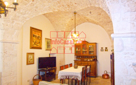 Casa antica indipendente