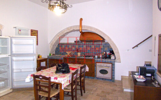 Casa antica indipendente