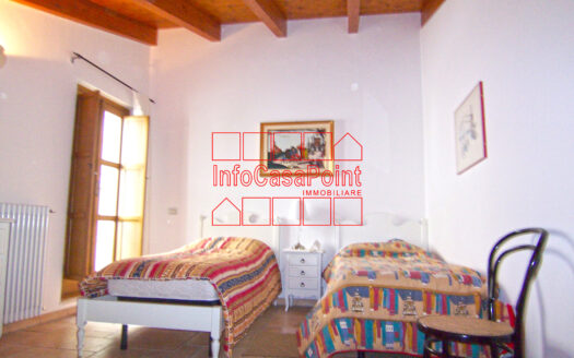 Casa antica indipendente