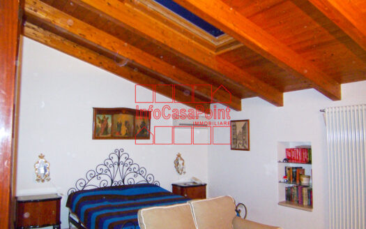 Casa antica indipendente