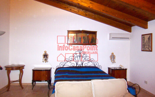 Casa antica indipendente