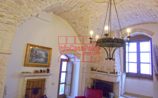 Casa antica indipendente