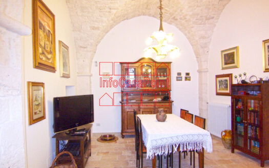 Casa antica indipendente