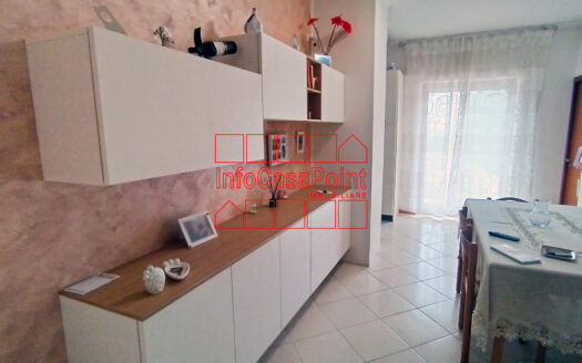 Appartamento indipendente con locale