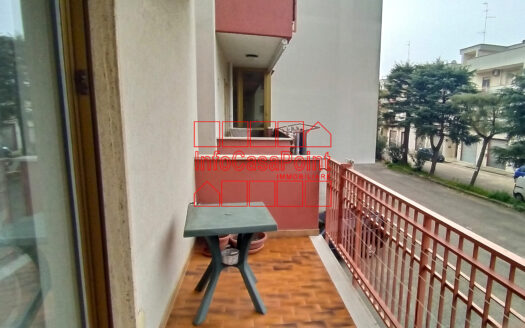 Appartamento indipendente con locale