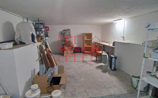 Appartamento indipendente con locale